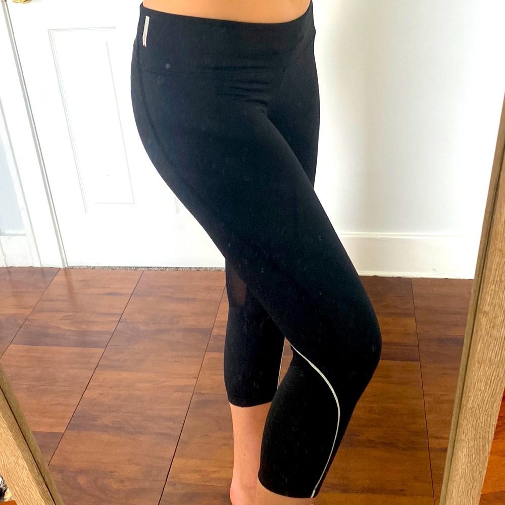 Zella Capri with reflective stripe